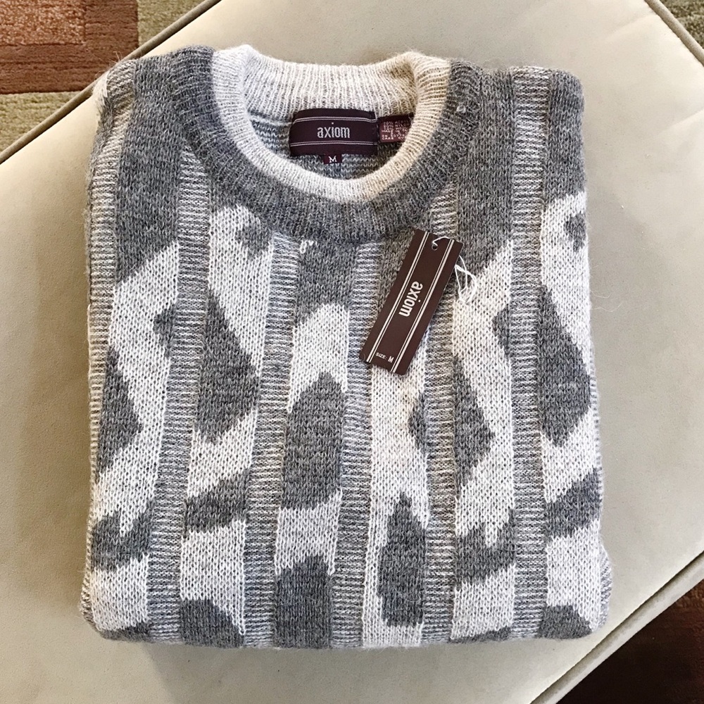 New AXIOM Crew Neck Sweater-Gray/Beige-Size Med
